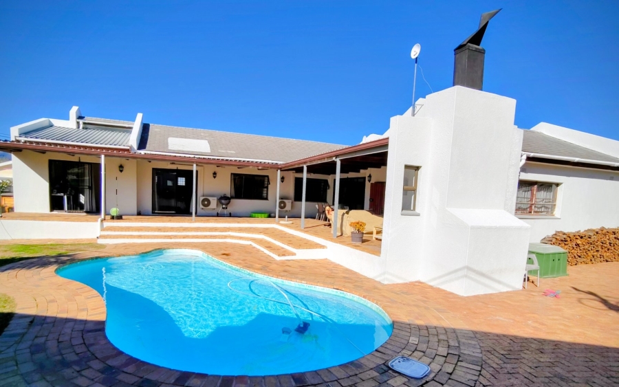 5 Bedroom Property for Sale in Paarl North Western Cape